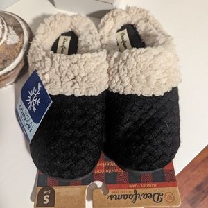 ❄️ Winter wear NWT Dearfoams slippers size S (5-6)